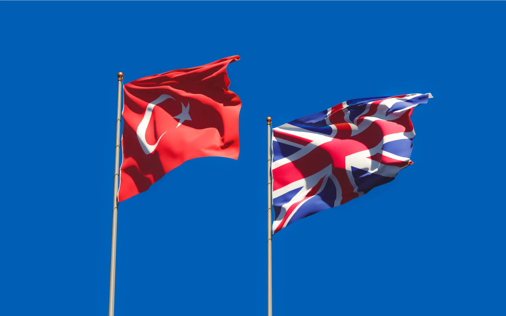 Hair Transplant: A Comprehensive Comparison Between Turkey and the United Kingdom βοΈπββοΈπ